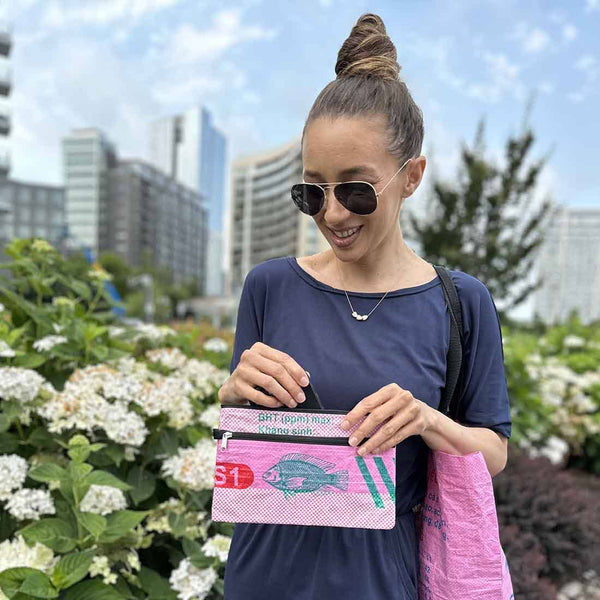 Double Zip Cases - Unisex Travel Pouch - Multipurpose Pouch: Small Green Frog