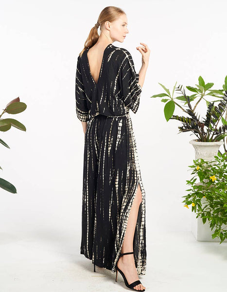Wide-leg pants with side slit