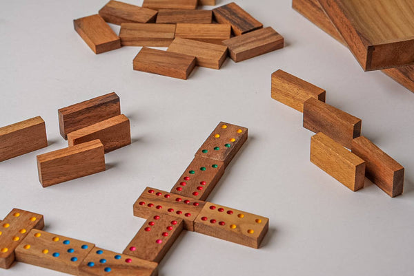 Dominoes - Classic Mangowood Game Set