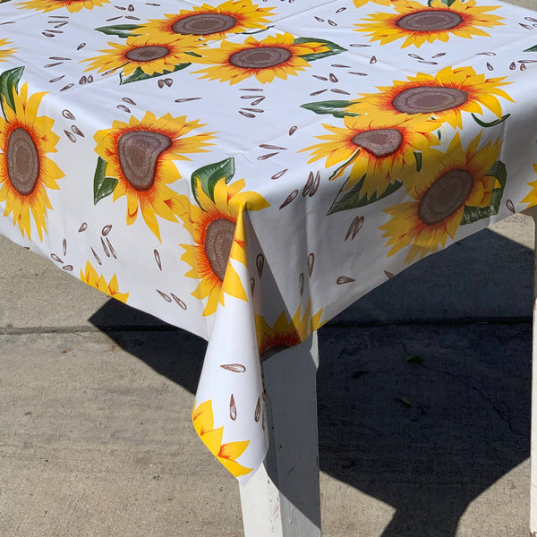 47.5" Round Sunflower Tablecloth
