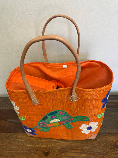 Madagascar Totes, Animal, Flowers