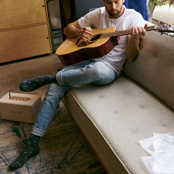 Socks that Support Music (Gray Music Notes/Medium)