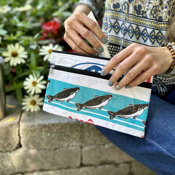 Double Zip Cases - Unisex Travel Pouch - Multipurpose Pouch: Small Green Frog