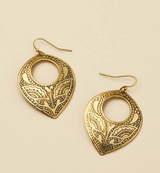 Yashi Embossed Statement Earring