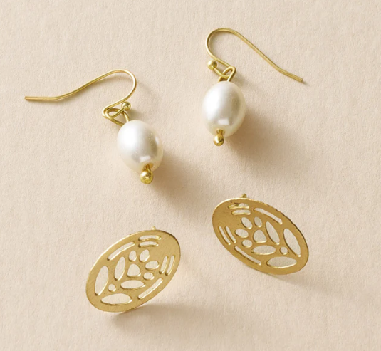 Adhya Peal and Oval Stud Earrings - set of 2