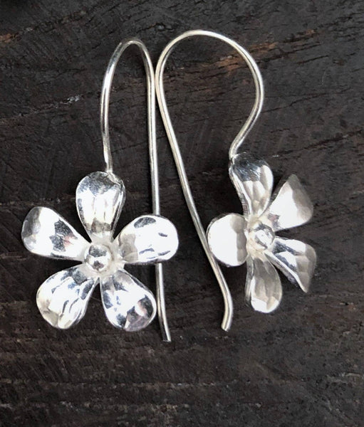 Small hammered flower earrings
