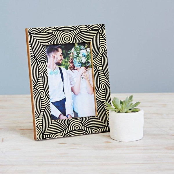 Black Leaf Mango Wood Photo Frame